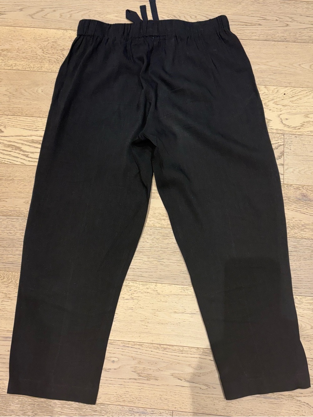 Babaton/Aritzia black linen cropped pull on pants .